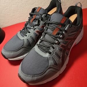 Mens asics shoe size 11.5